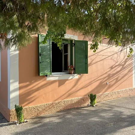αύρα Holiday home